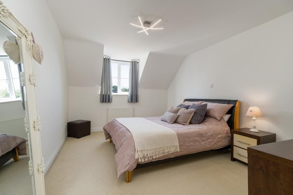 1440px-Brambles-2...