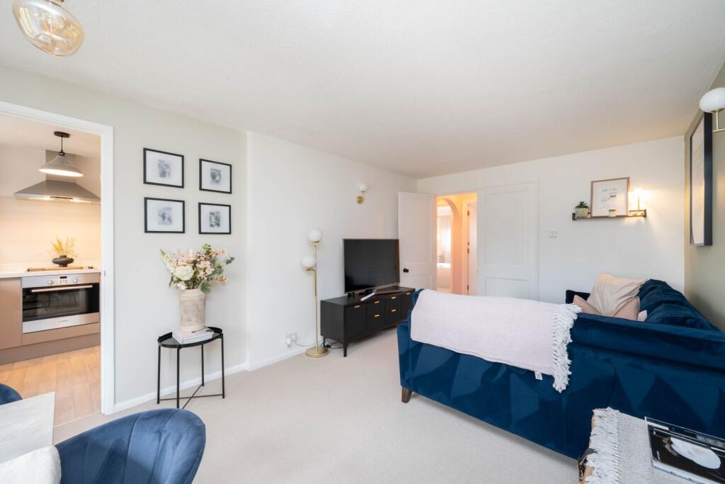 Manor Fields, Horsham