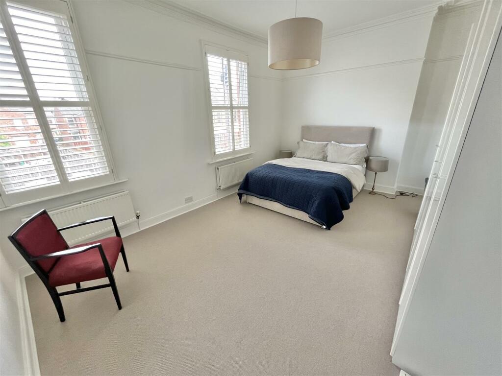 Bedroom 1.jpg