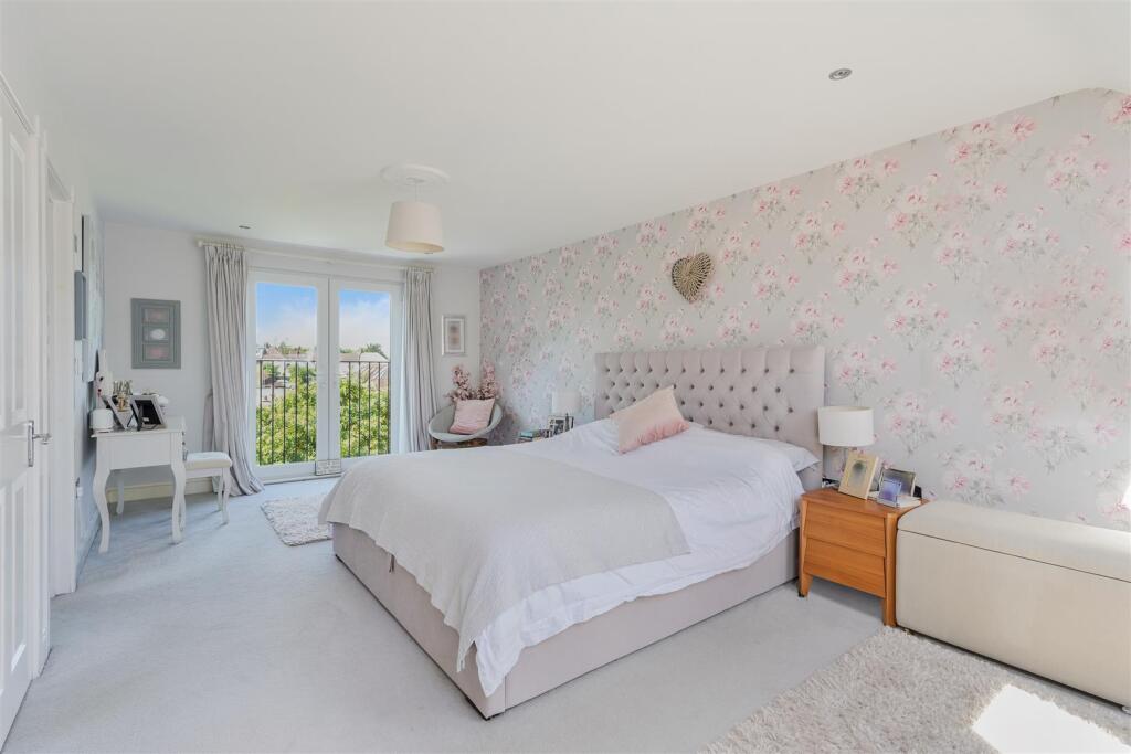 GLENFIELD ROAD, 32 (7).jpg