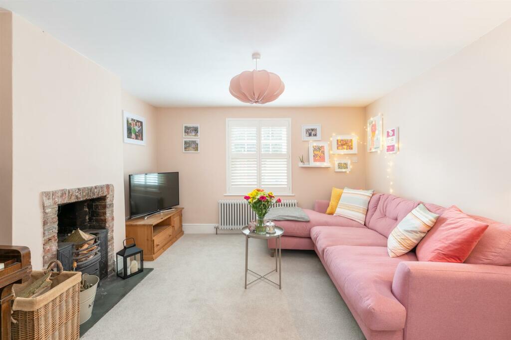 SITTING ROOM