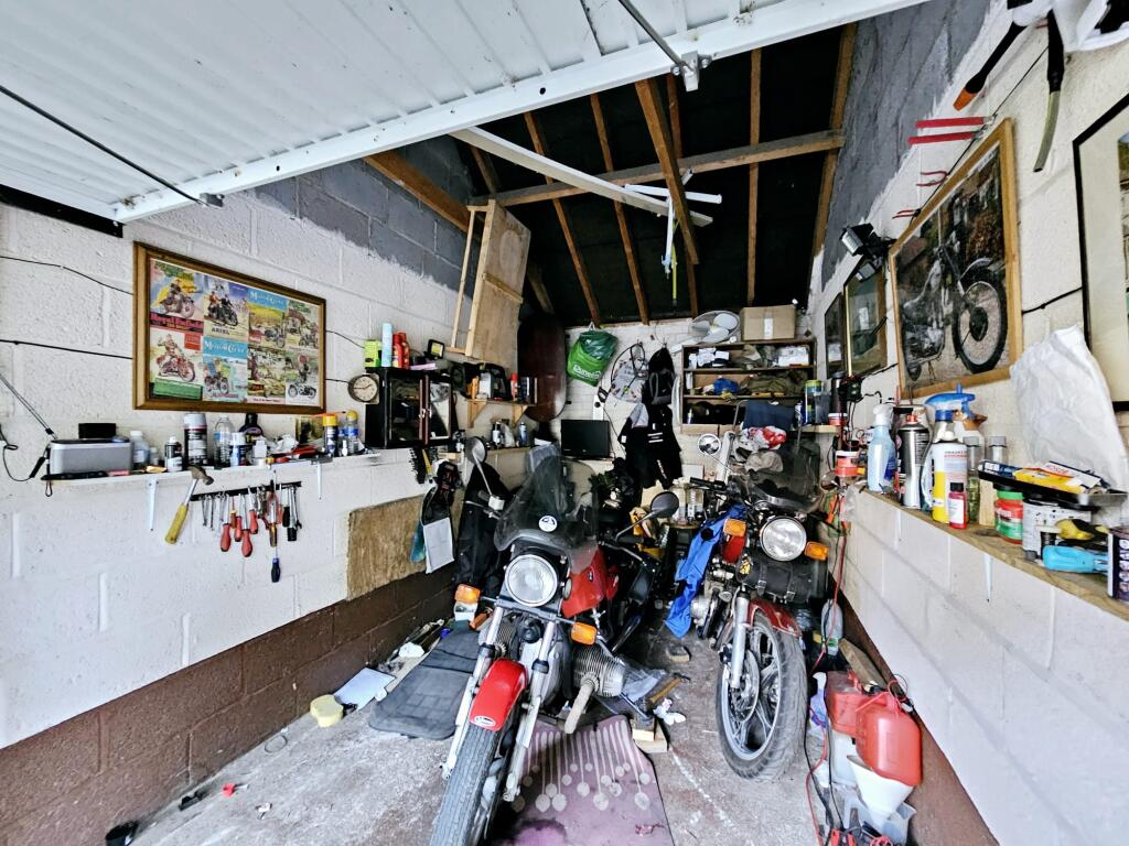 979ec42b-e623-41e2-bf40-ca3980883027