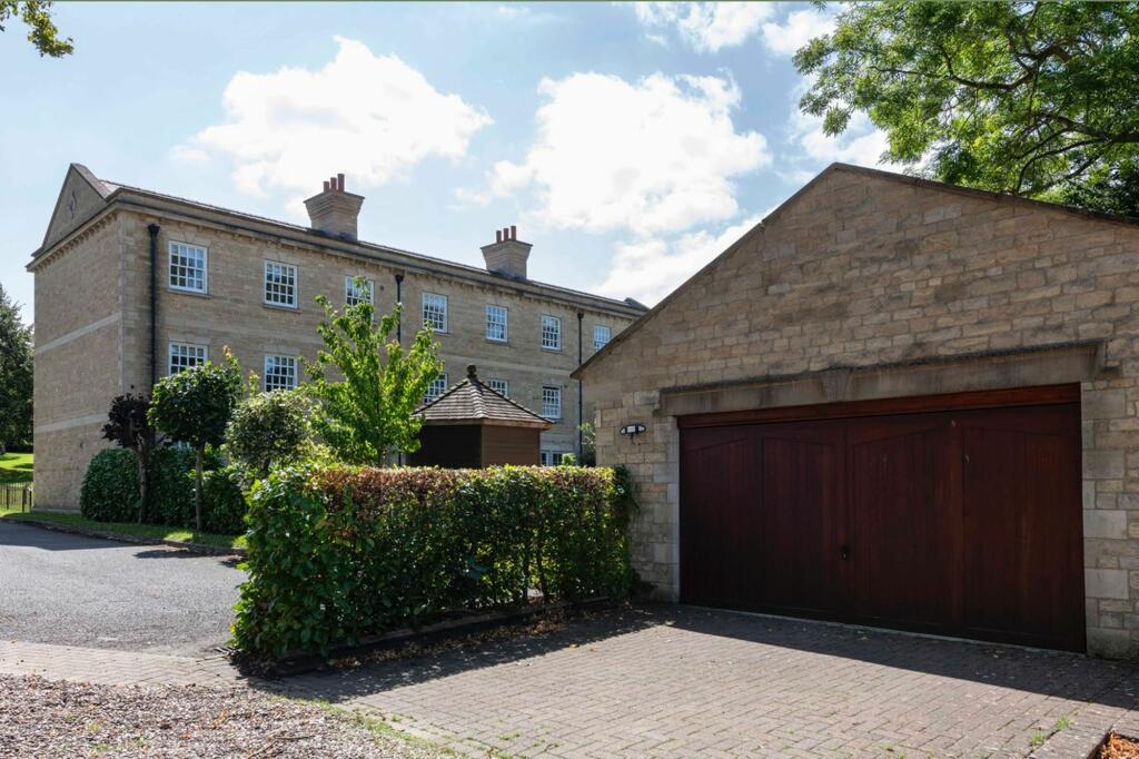 Double Garage, Rutland House, Wothorpe Park