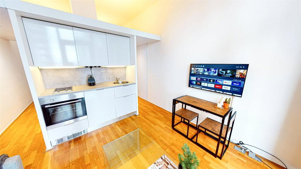 Kitchen/ Dining Area