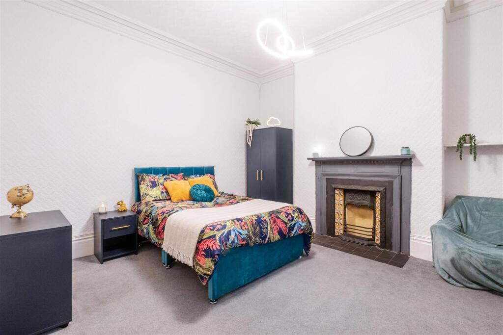 433 Glossop - Bedroom