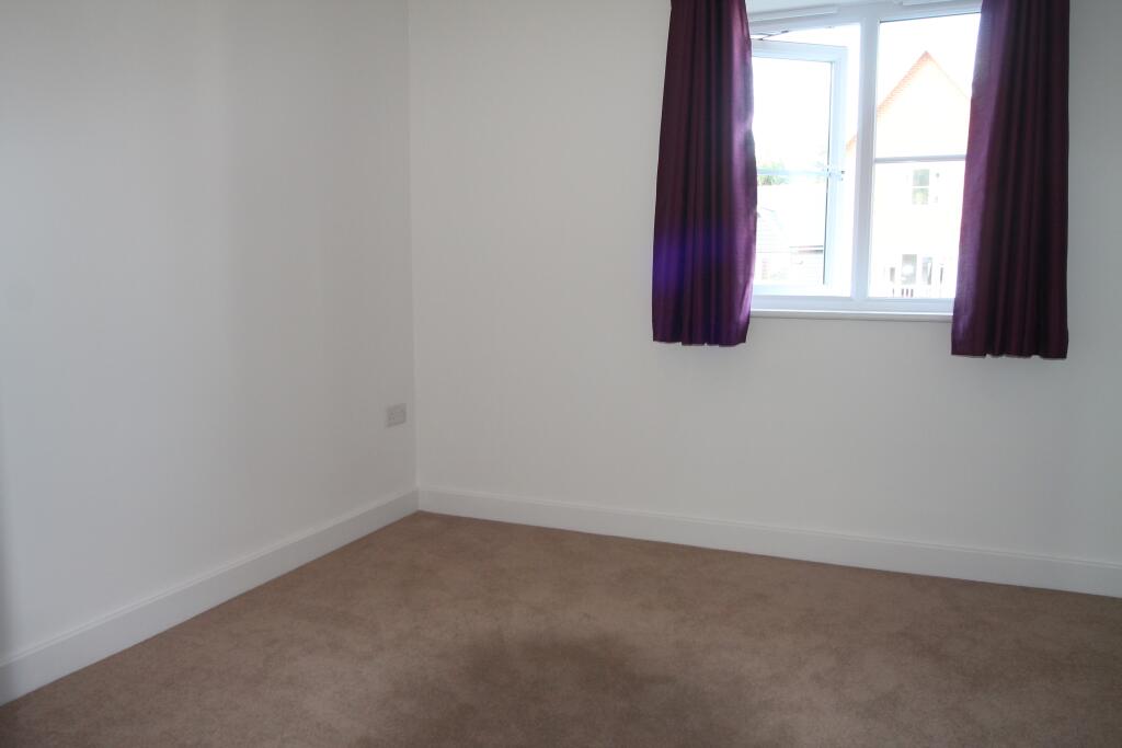 32 chequers Avenue B