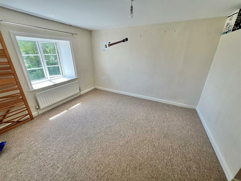 Bedroom 2.jpg