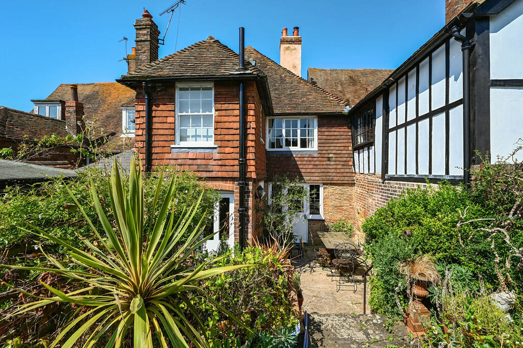 7 mermaid street ...