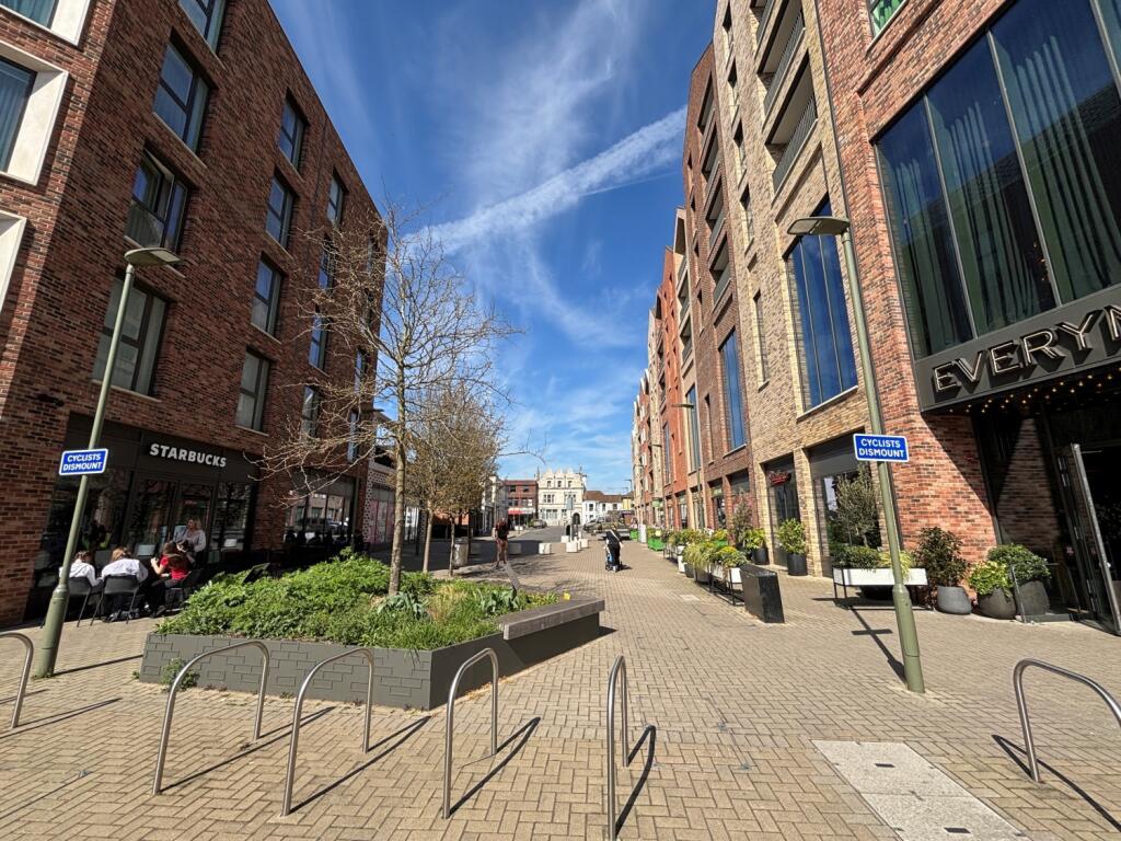 Magna Square