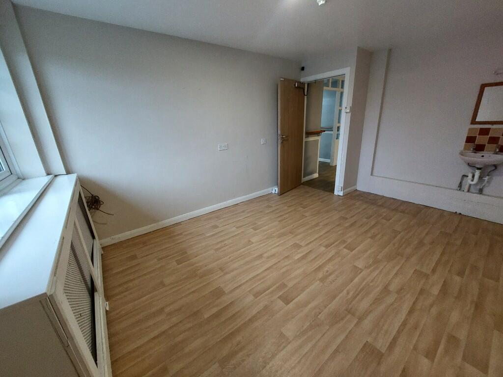 Rm1 - £525pcm