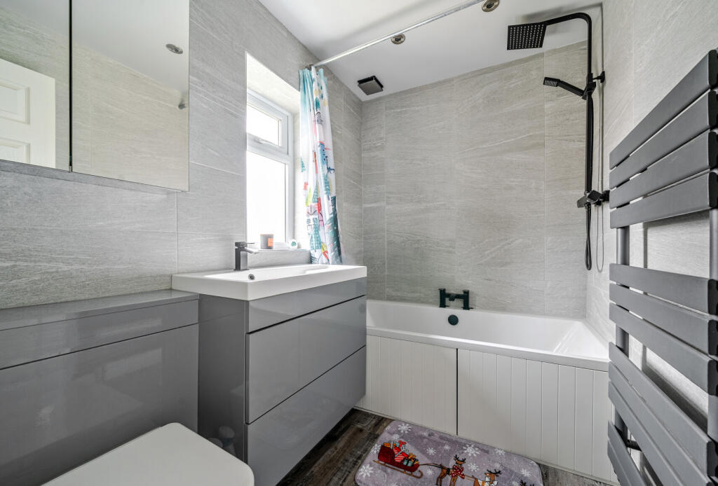 1383014-22-692493...