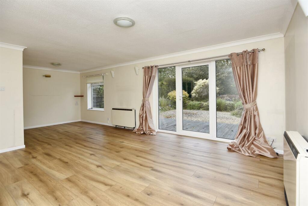 Sitting/Dining Room