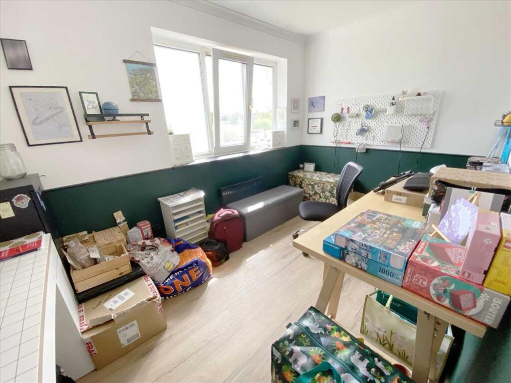 Bedroom 4: