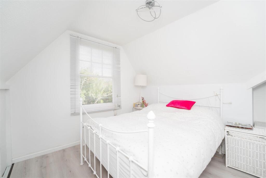 bed 3.jpg