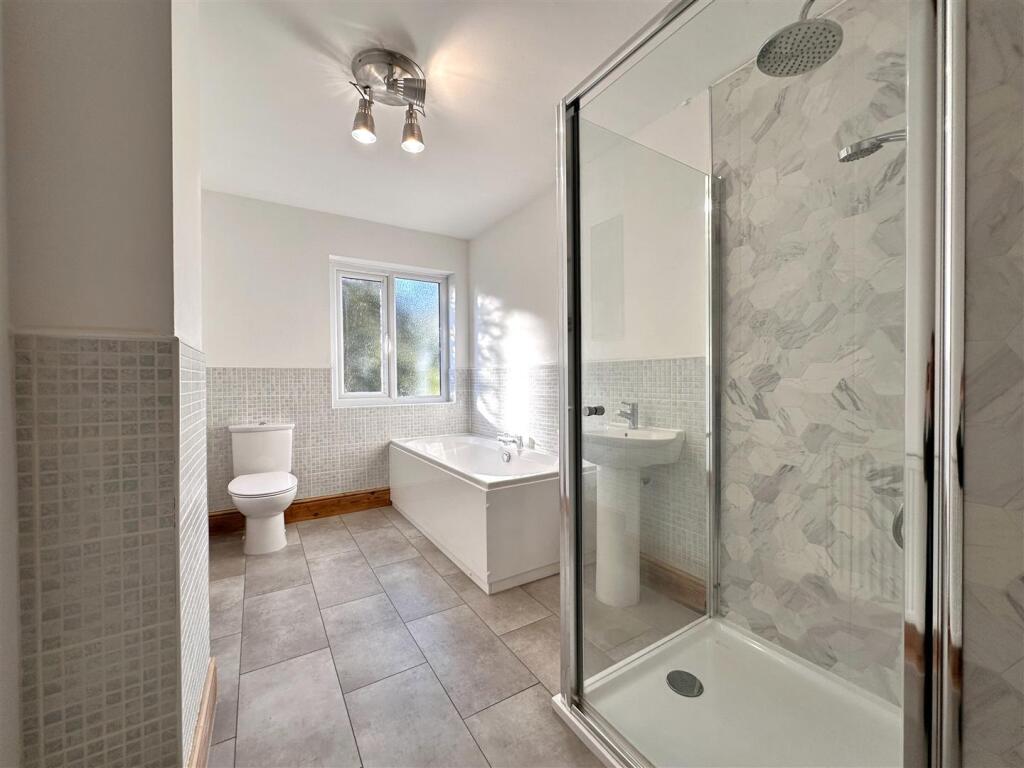 Four-Piece Bathroom 340