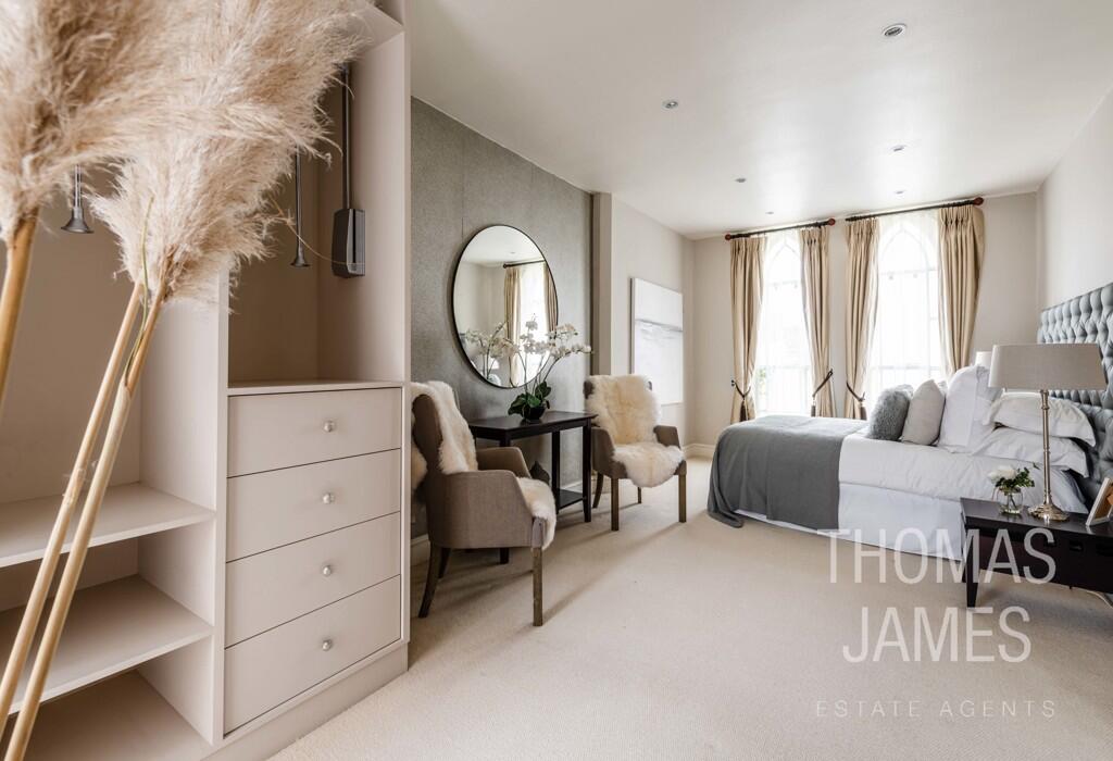 Vicars Moor Lane, spacious bedroom