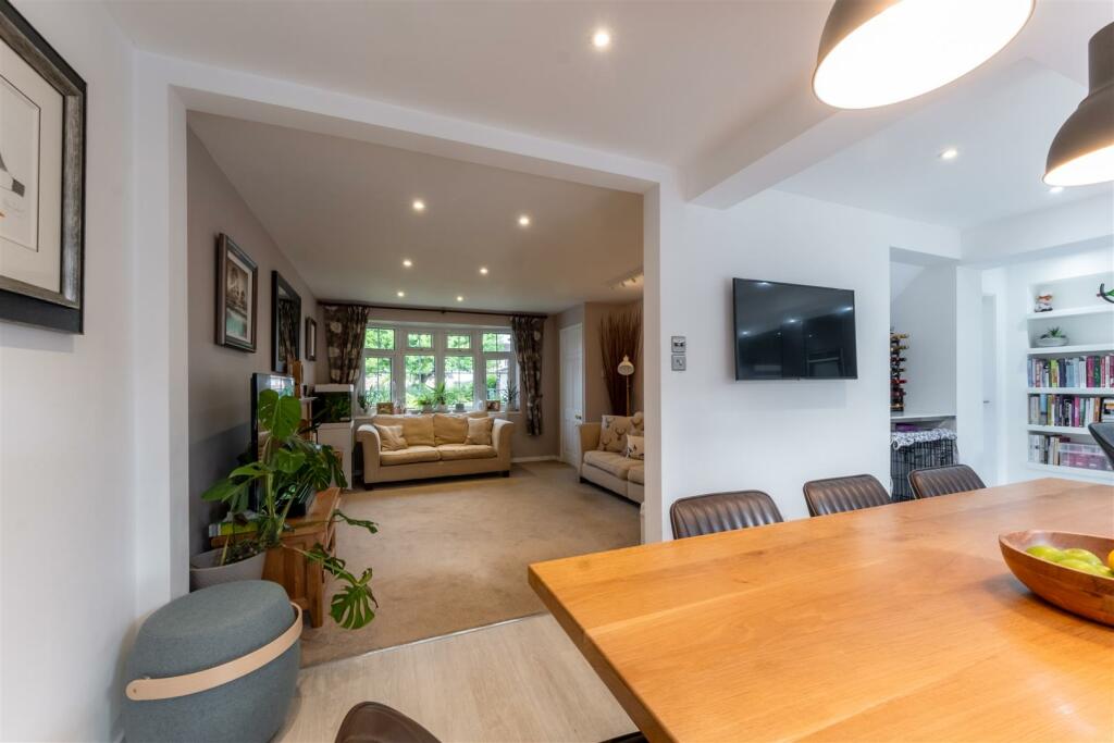 17 Kingfisher Grove-017.jpg