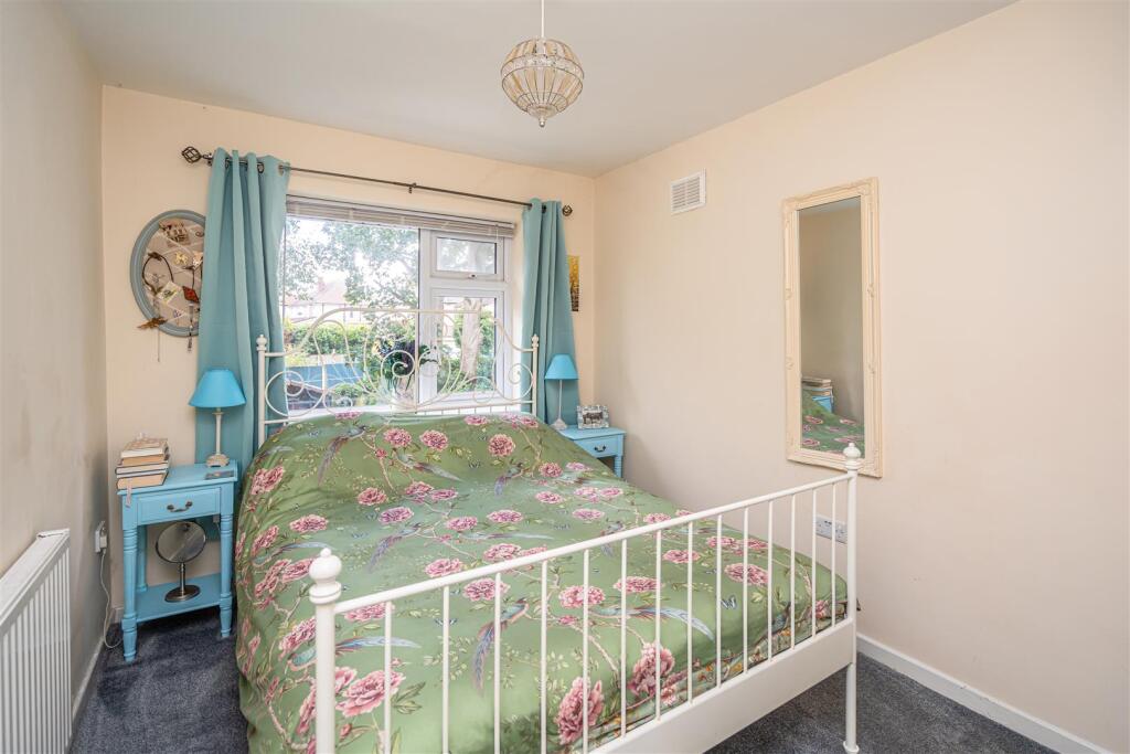 6 Palmers Way (20).jpg