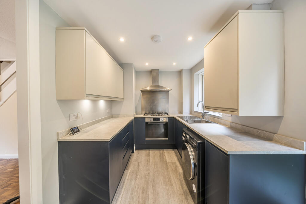 1346841-20-68b199...