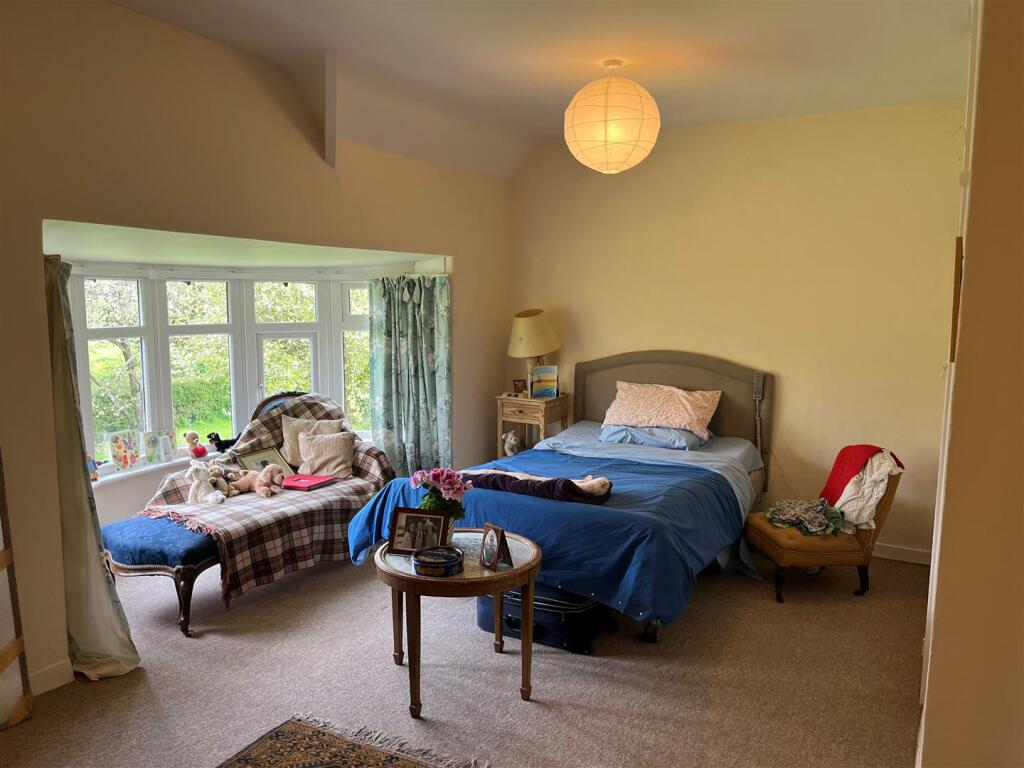 Master bedroom.jpg