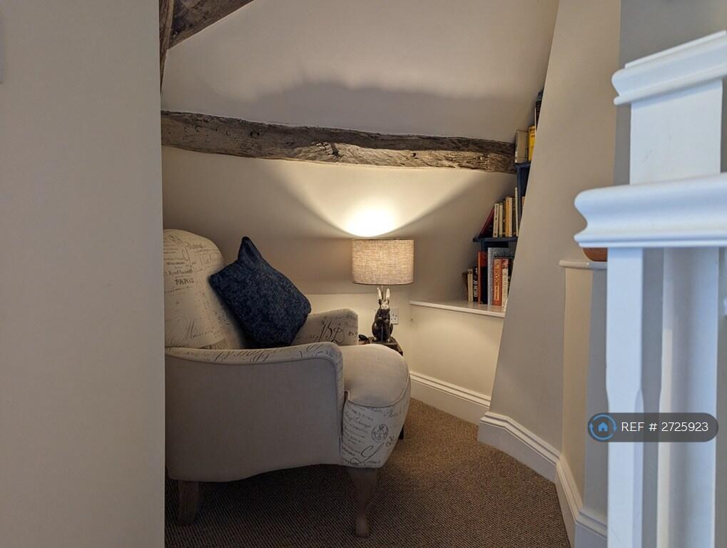 2nd Floor Landing