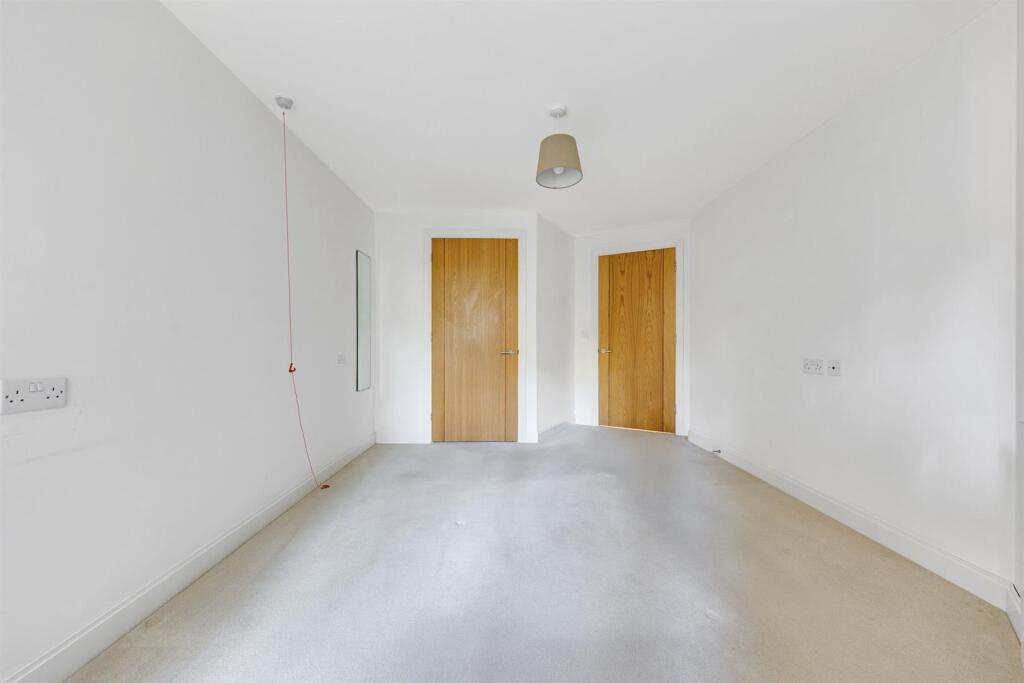 14-aa8fPFMCS - 25 Birch Place-19-medium.jpg