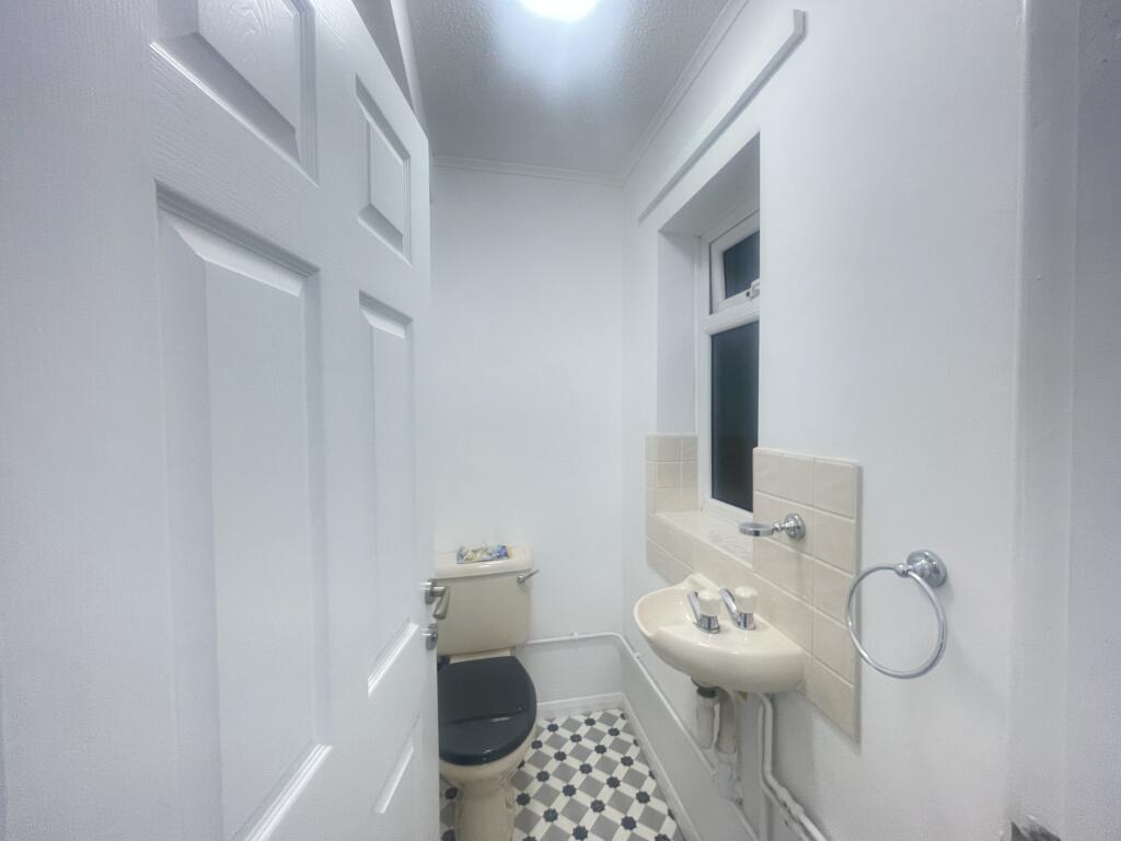 Cloakroom/wc