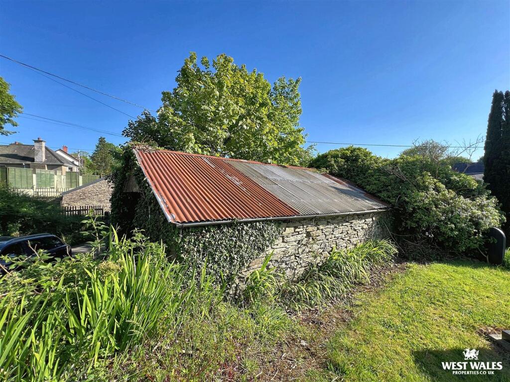Garage / Workshop