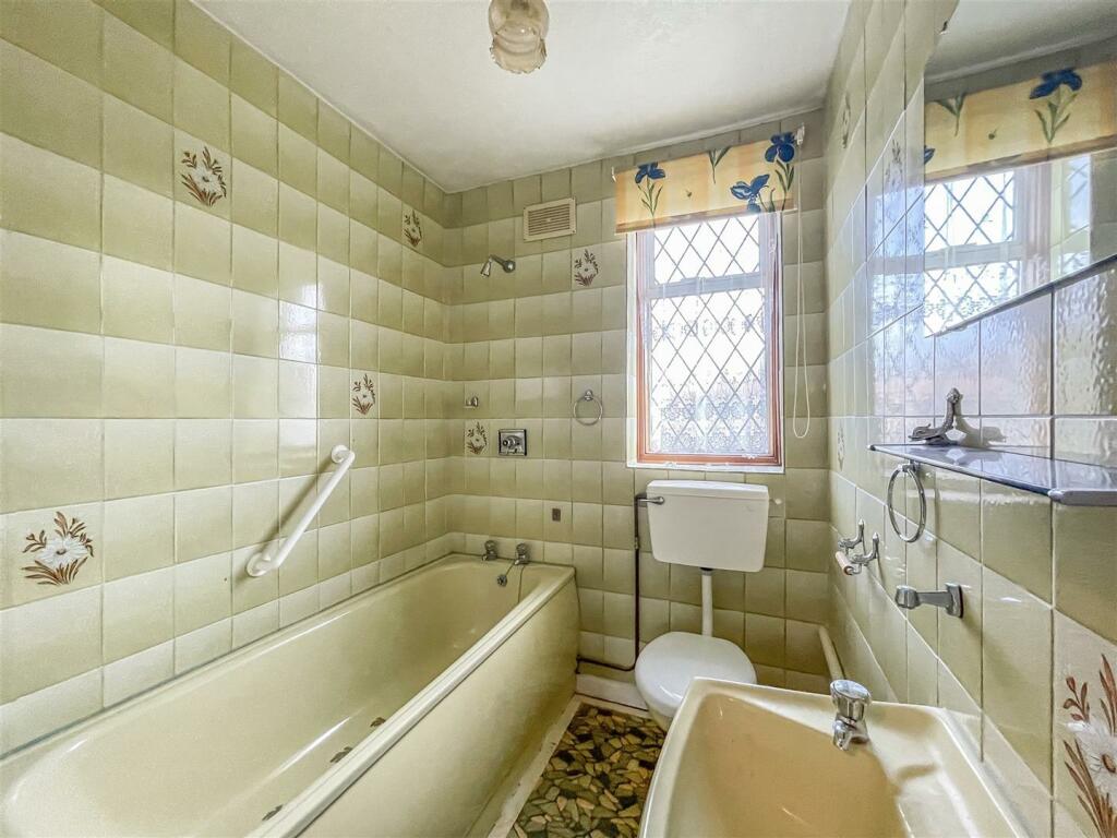 Melsa Road Bathroom.jpg