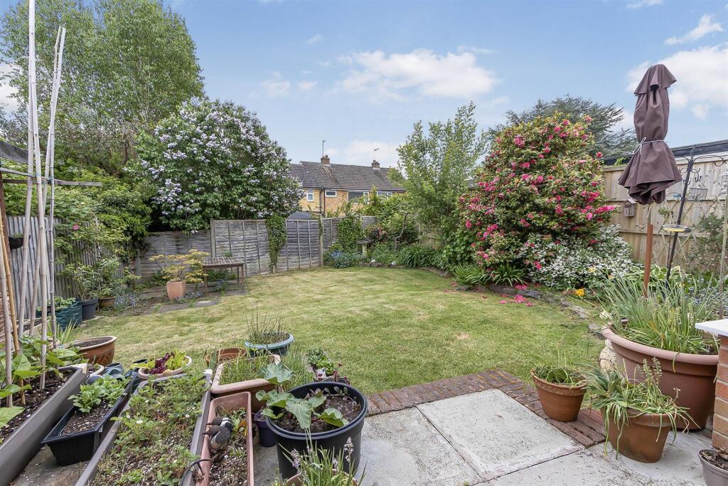 54 Outlands, Hinckley