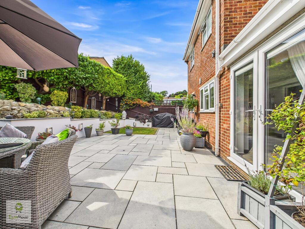 CAM02308G0-PR0189-STILL010-2