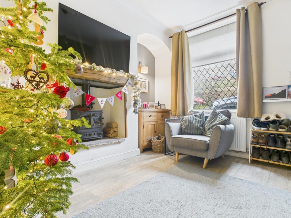 CAM03729G0-PR0196-STILL012