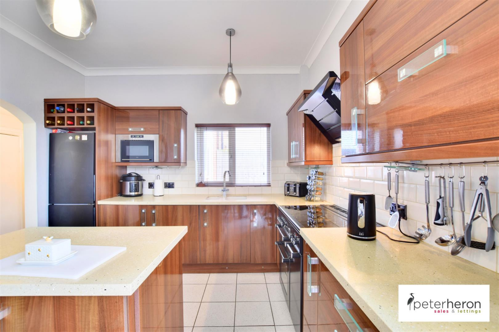 Open Plan Kitchen &amp; Dining Area