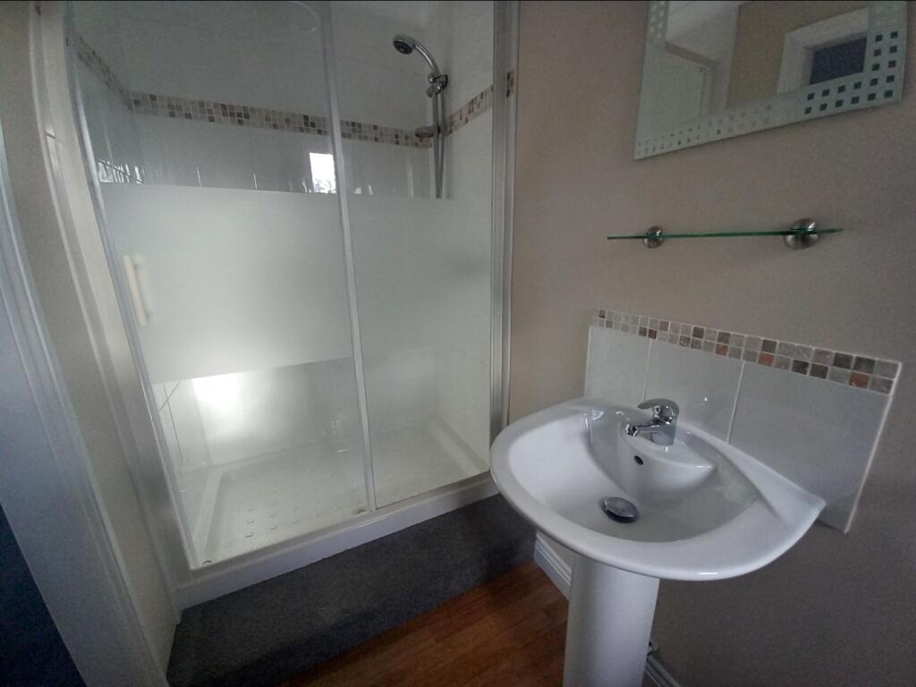 EN SUITE