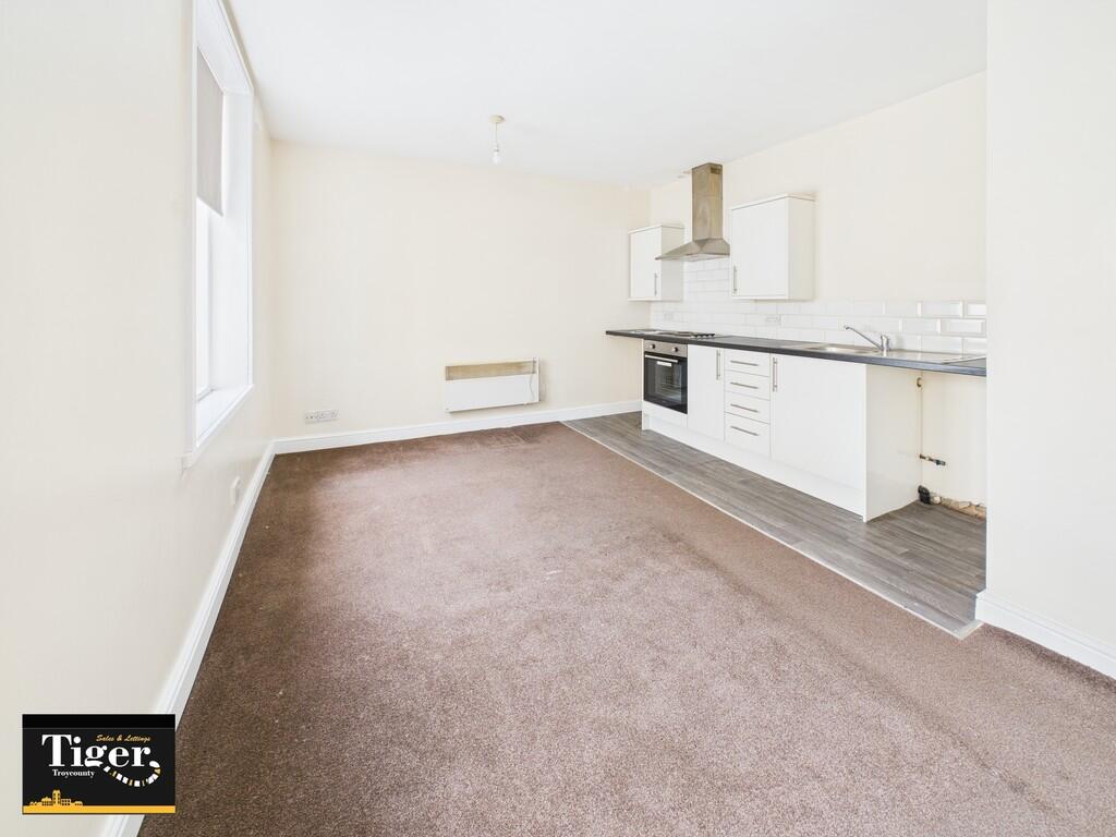 CAM02176G0-PR0548...