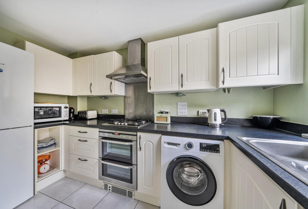 1325630-10-688cd5...