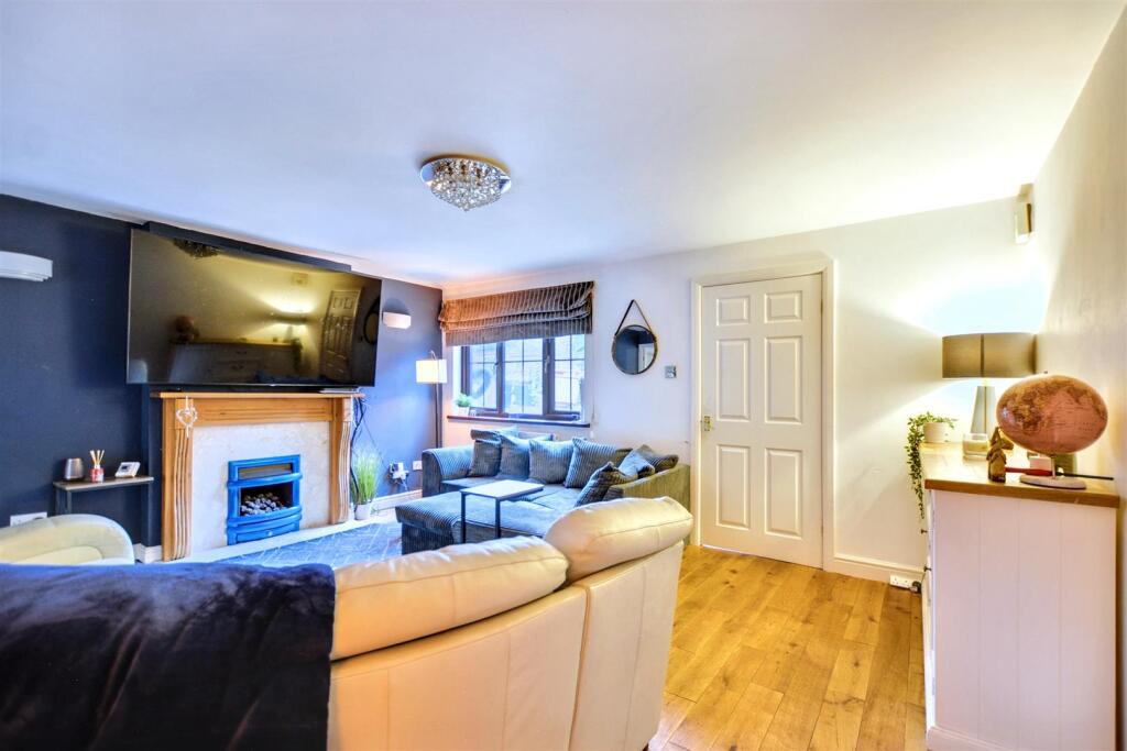 Lounge_2.jpeg