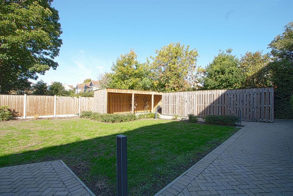 garden 3.jpg