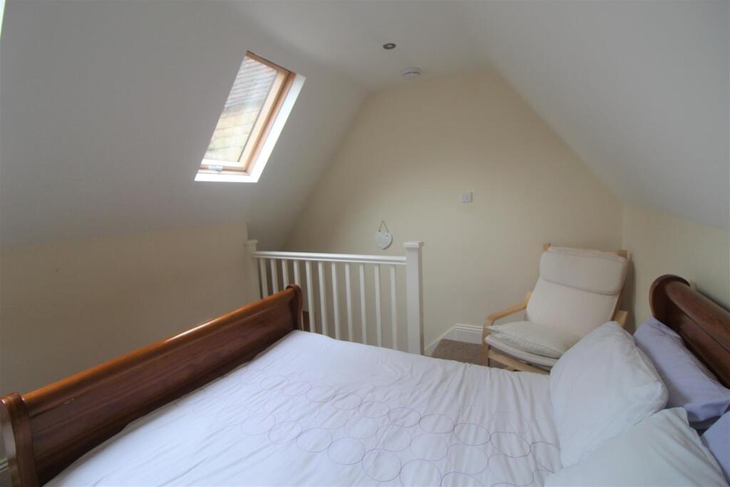 Bedroom 2.JPG