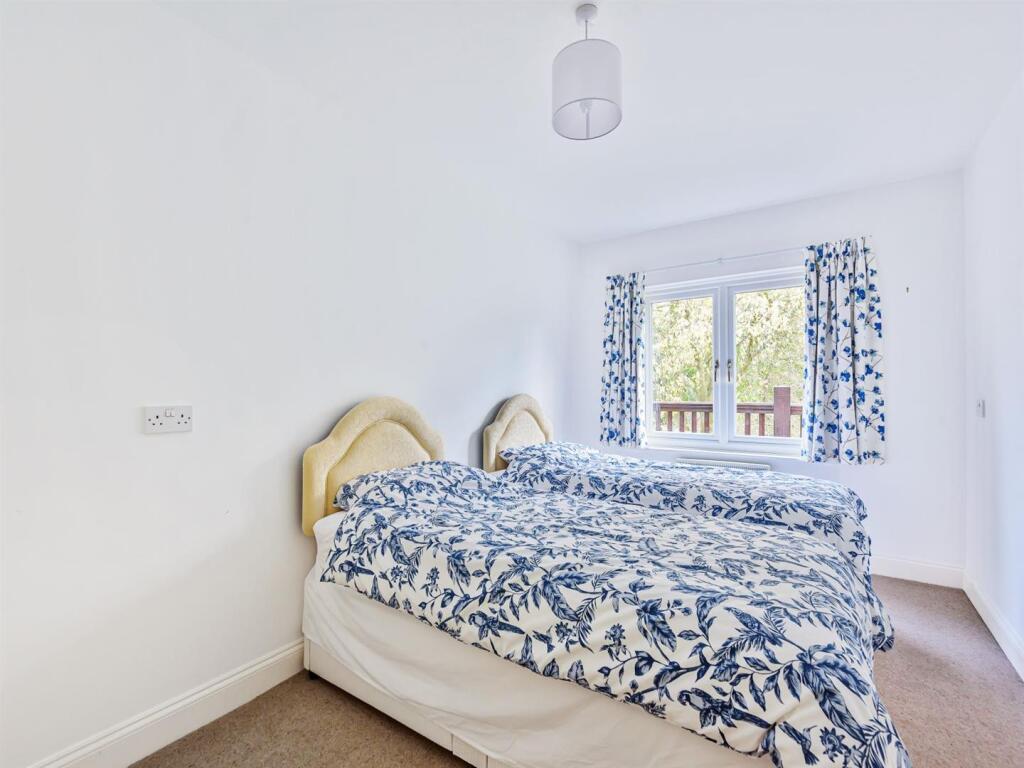 26 Malthouse Court, The Lindens, Towcester (2).jpg