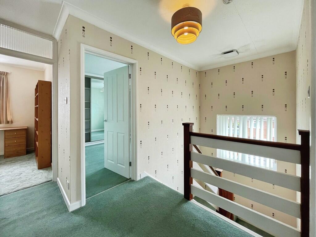 e0af53d6-hallway ...