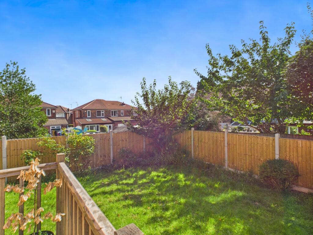 CAM03729G0-PR0091-STILL025