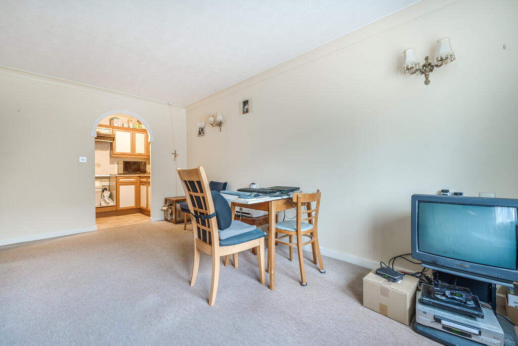 Living/Dining Roo...