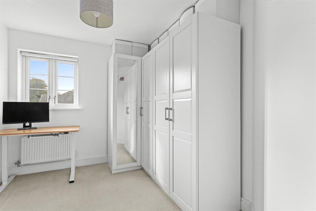 37 Kennedy Avenue, HP11 1BX-1.jpg