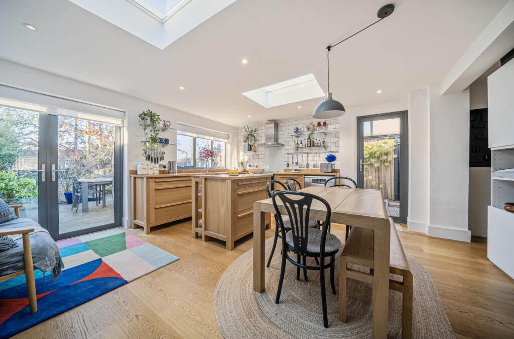 1383996-27-692716...