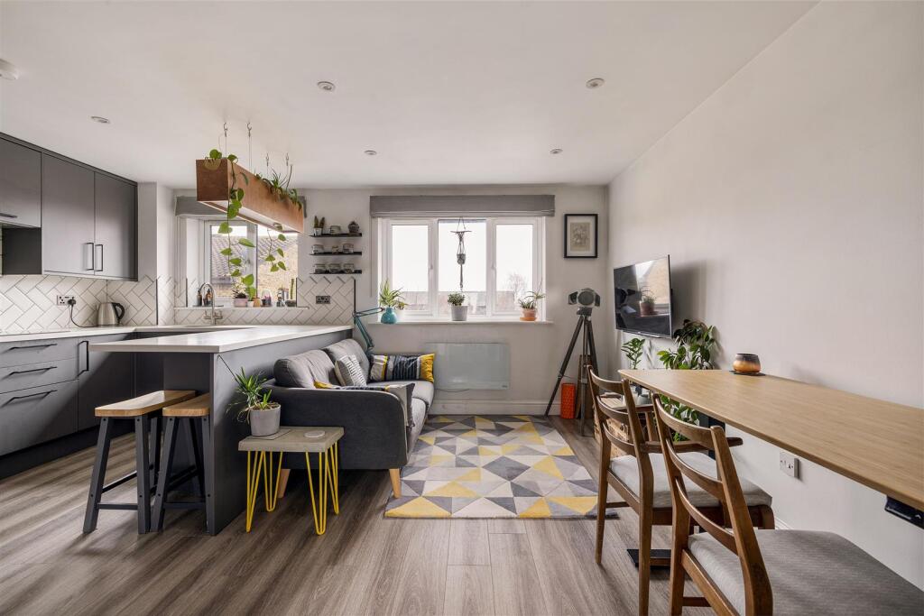 5, South Birkbeck Road E11