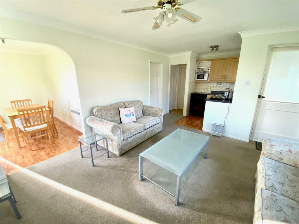 Lounge and Diner.jpg