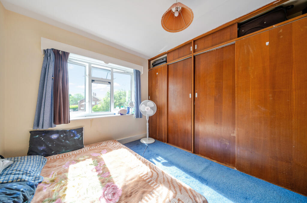 1316306-4-685d06b...