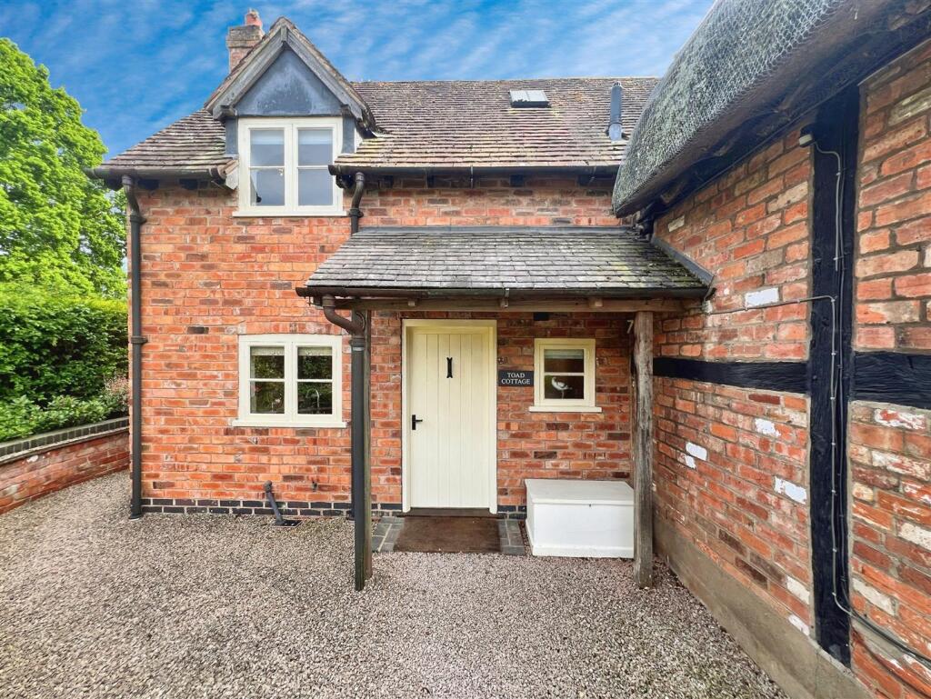 9a6b2464-front 20door 20L.jpg