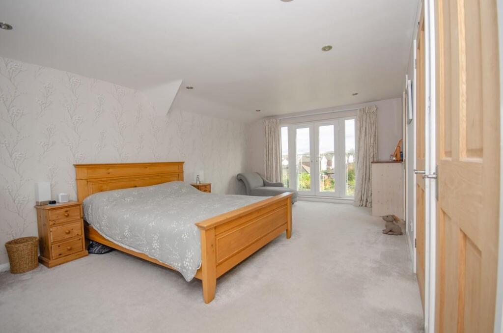 Master bedroom.jpg